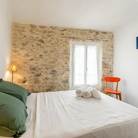 Le Clocher Par Dodo-a-cassis アパート *