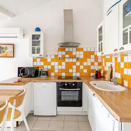 Le Clocher Par Dodo-a-cassis アパート *