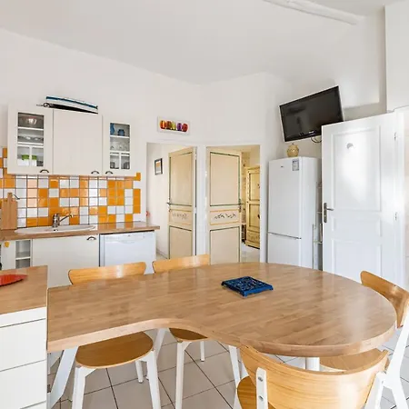 Le Clocher Par Dodo-a-cassis アパート *