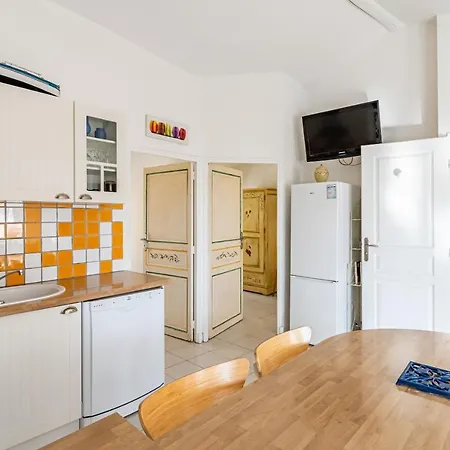 Le Clocher Par Dodo-a-cassis アパート *