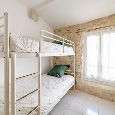 Le Clocher Par Dodo-a-cassis アパート カシ