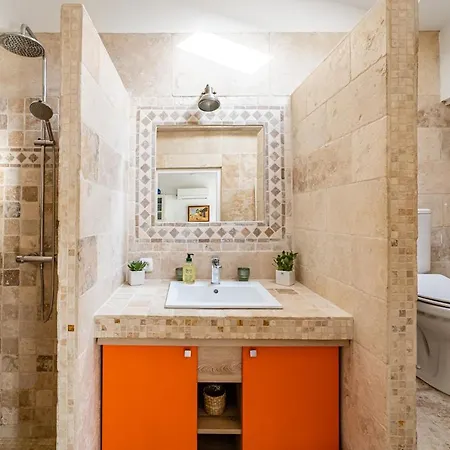 Le Clocher Par Dodo-a-cassis アパート カシ