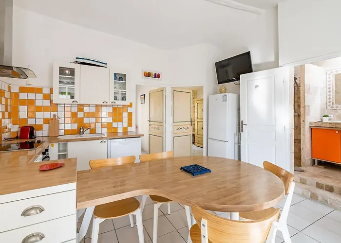 Le Clocher Par Dodo-a-cassis Appartement *